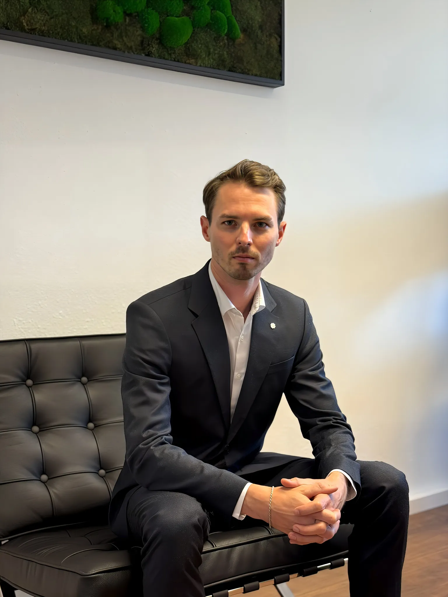 Strafverteidiger Dr. Matthias Lang in seiner Kanzlei in München